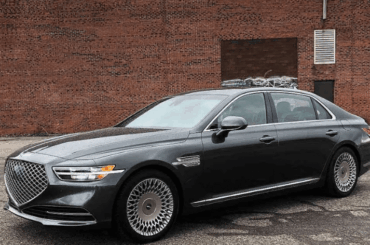 Genesis G90 official car of?
