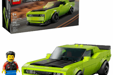 I like Lego Speed Champions and know they are not going to totally resemble their real-life licensed counterparts, but IMO, this is one of their most spectacular misses ever in the line