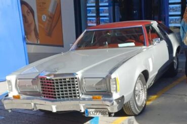Ford Thunderbird spotted in Valencia,Spain.