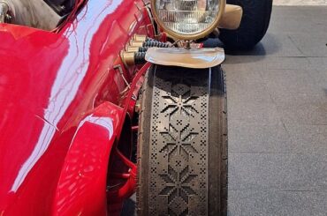 The new "Il Tempo Gigante" for the revival of the "Flåklypa Grand Prix"-movie has traditional Norwegian knitting patterns as tire profiles.