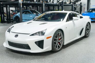 2012 Lexus LFA [1705x1279]