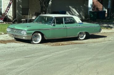 Saw this beautiful 1962 Ford Galaxie 500 while at work a few days ago.