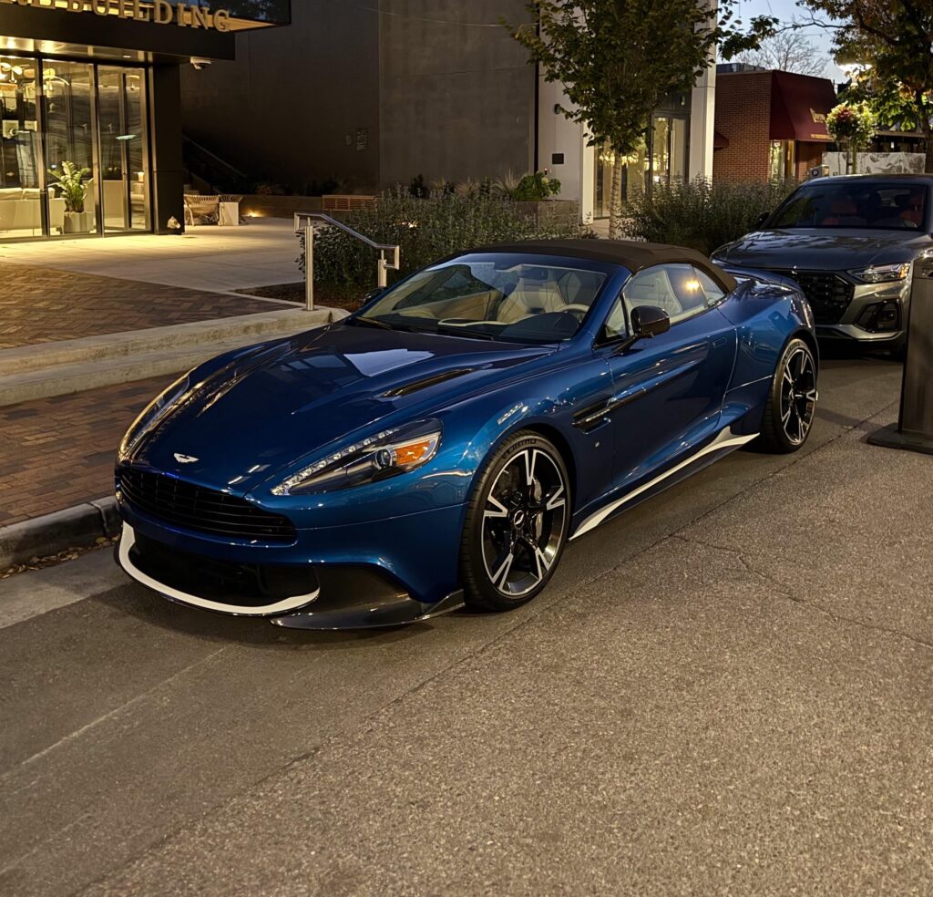 Aston Martin Vanquish S Volante [2621x2518]