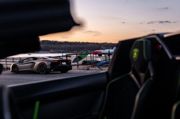 2 Lamborghini Aventador SV’S [5760x8640]