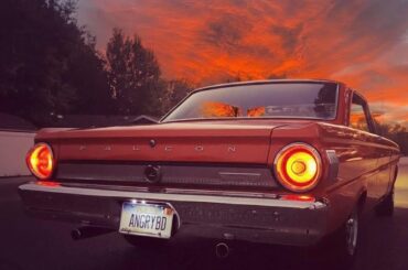 Gotta love orange! 1964 Ford Falcon.