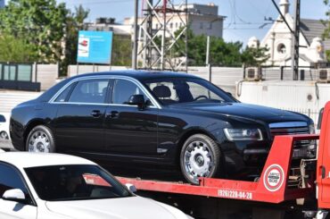 This mysterious ZIL badged car was spotted on Russian roads in 2018.. Although the vehicle’s paperwork states the make as ZIL-NAMI it is in fact a 2015 Rolls Royce Silver Ghost modified to resemble the classic ZIL-41047.. This car was possibly created as an alternative to the Aurus.