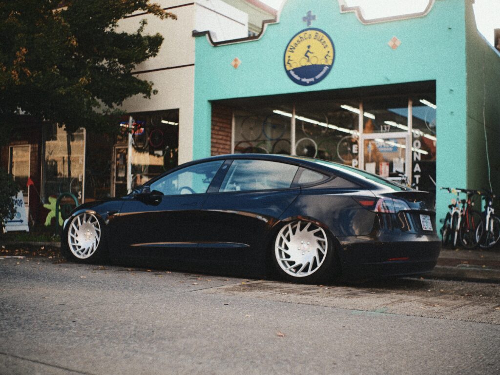 Tesla on Vossen VLE-1s