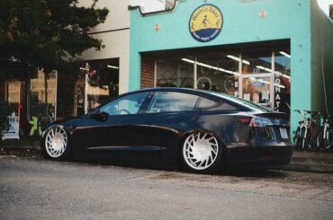 Tesla on Vossen VLE-1s