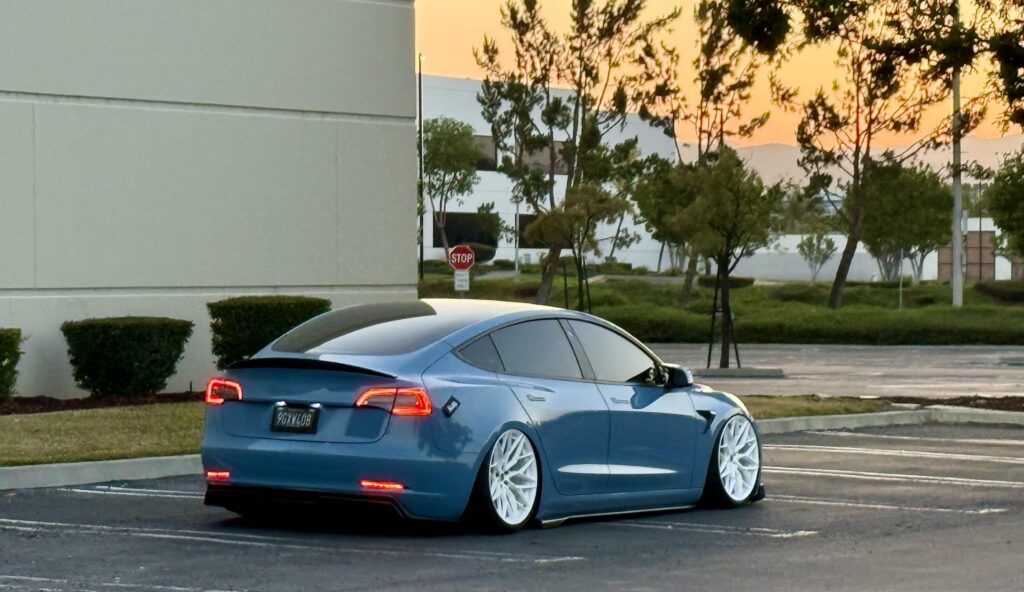 23 Tesla Model 3 RWD