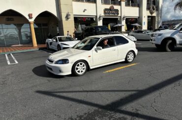 This is not a real EK9 type R. I asked if it was an import and the owner told me he built it up to be a type r. I didn’t get a chance to see the engine but it looks like a really good replica!
