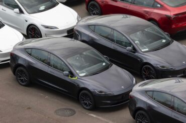 Starlink in Your Tesla? Patent Hints at Roof Tech for Built-In Satellite Access