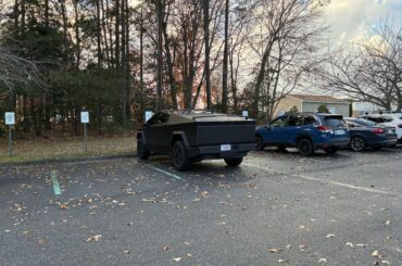 Let’s say it, the Tesla Cybertruck (Aka the Cybertrash) is the worst car ever made in history.