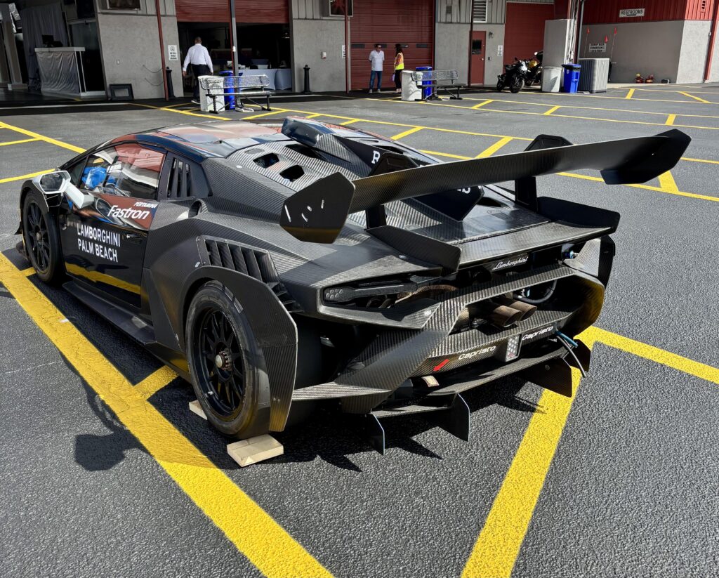 22 Lambo Huracan EVO 2 track car ready for auction (4234 x 3403)