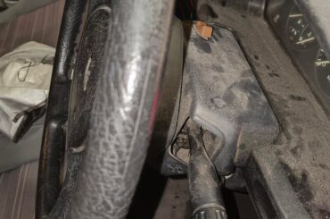 I want to install a quick-release sports steering wheel. Mazda Familia 1992