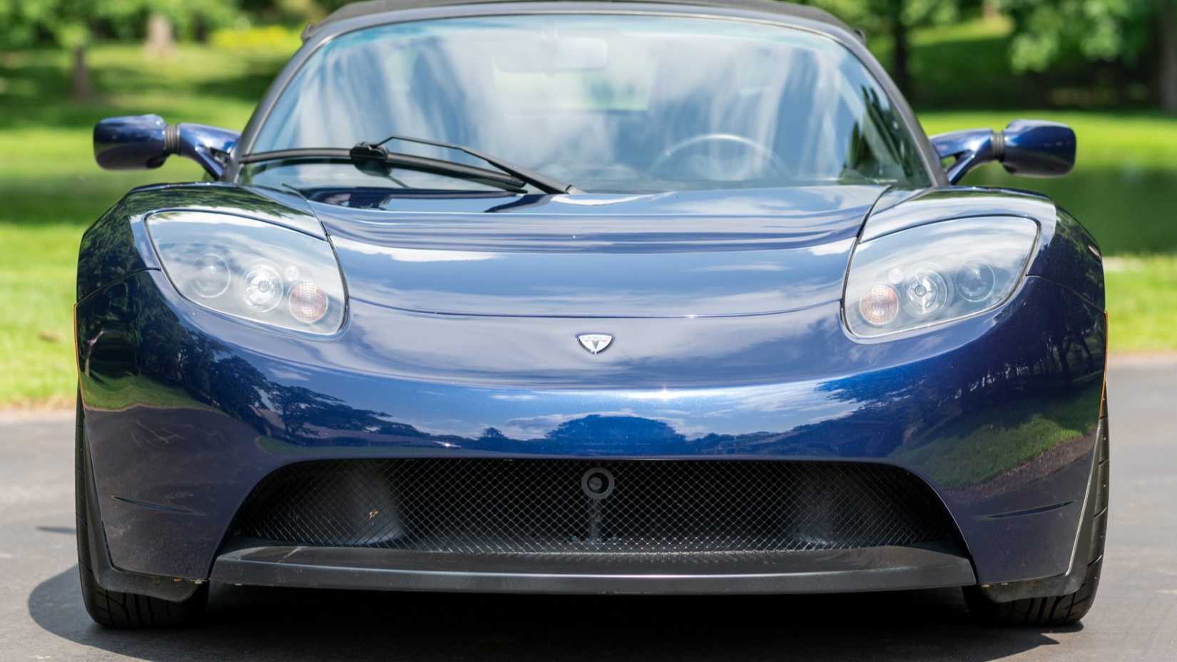 2010 Tesla Roadster R80 3.0 front parked