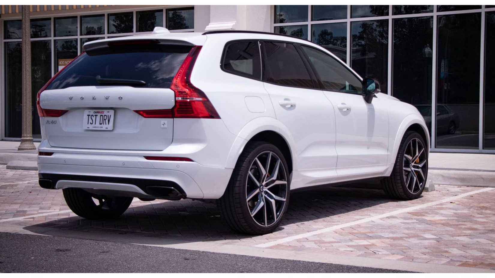 2019 Volvo XC60 Hybrid Rear Three Quarter