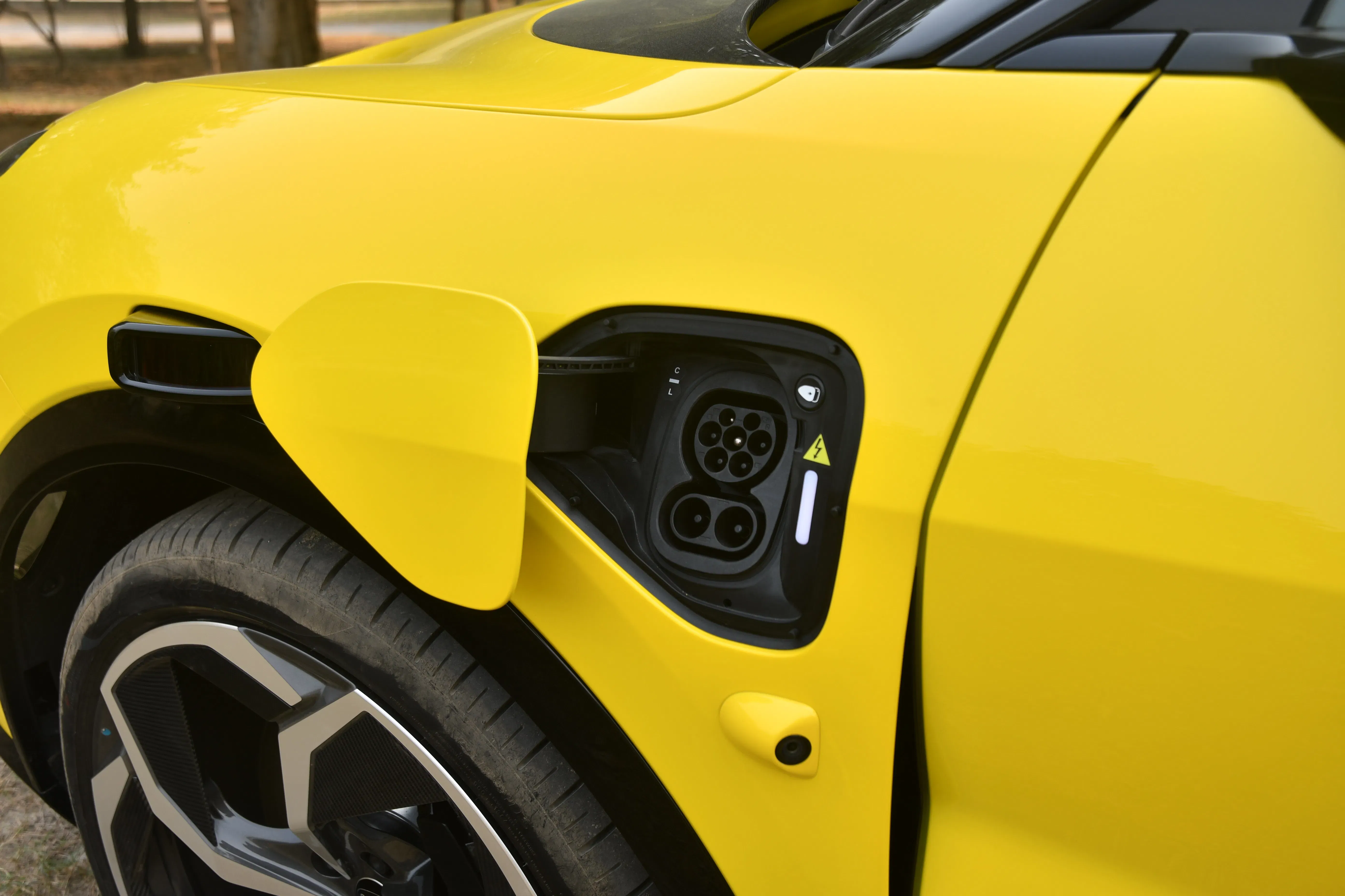 952hp Lotus Eletre plug in hybrid unveiled as brand's first PHEV