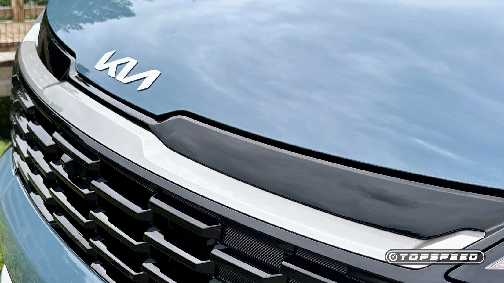 2026 Kia Sportage Hybrid front