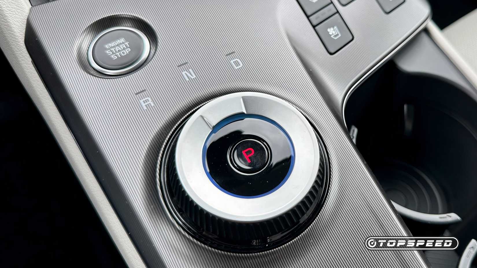 2026 Kia Sportage Hybrid gear selector