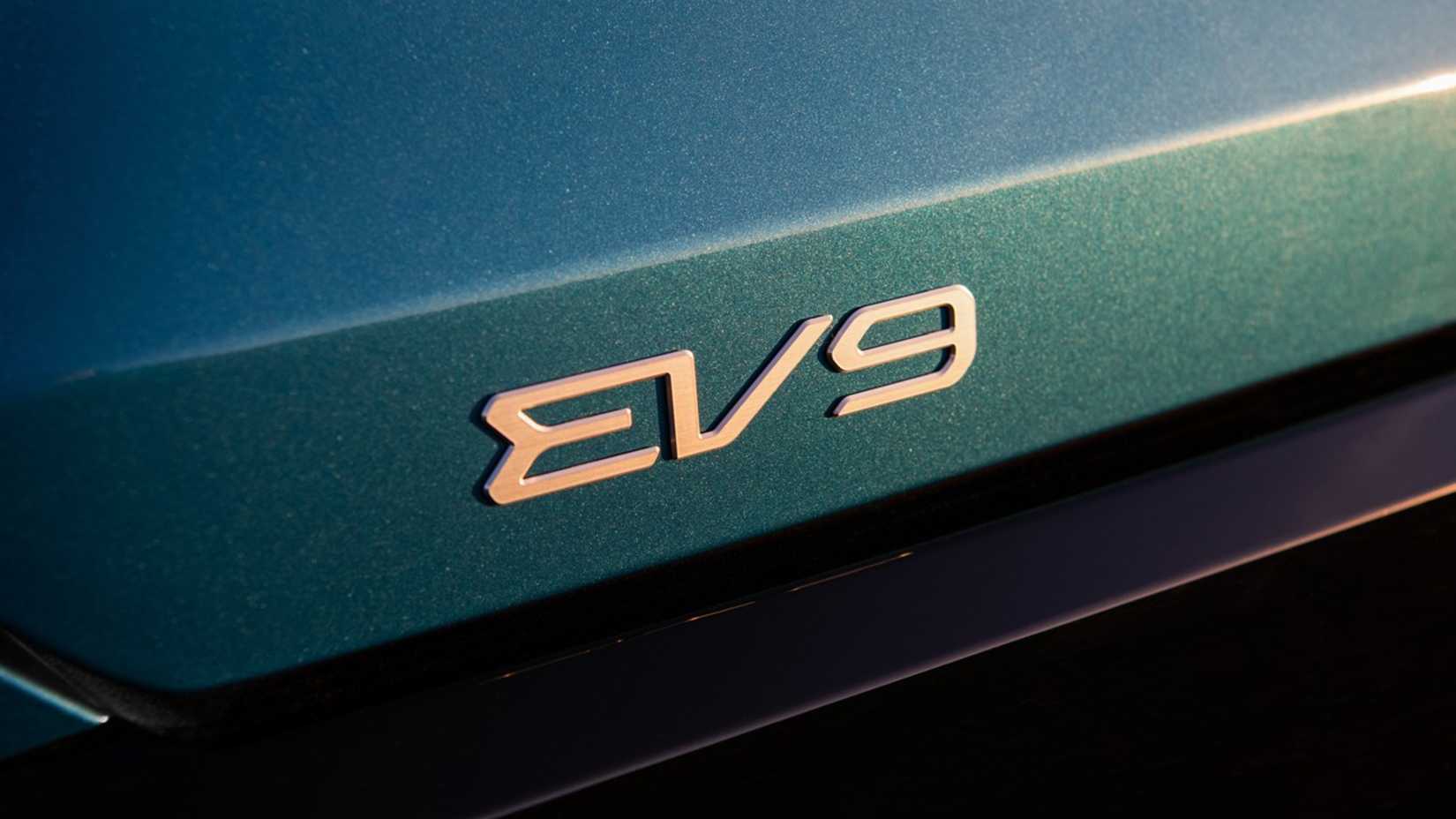 2025 Kia EV9 Emblem