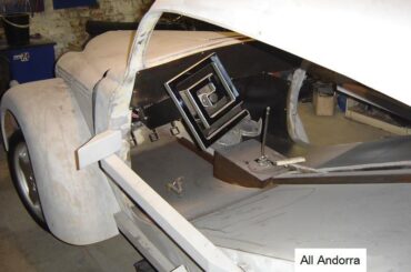 Here’s a custom interior that doesn’t even look like it’s designed for humans… I unfortunately could not find any more photos and all I know is that it started life as a Moskvitch…