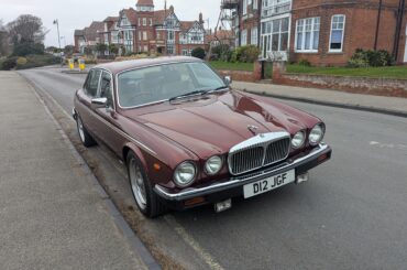 Just spotted the most stunning [Daimler Double Six] in Felixstowe
