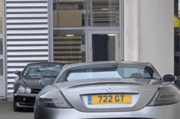 [2x Mclaren SLR] spotted outside of Benz World repairing service