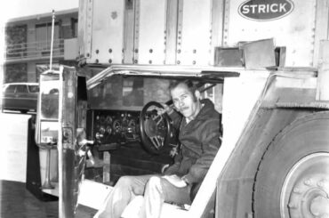 The 1978 Strick "Cab-Under" prototype. The driver sat in a tiny compartment underneath the trailer to bypass length regulations. Visibility and safety were... questionable.