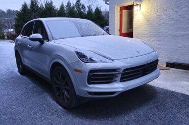 [8160x4592] Porsche Cayenne in the Snow