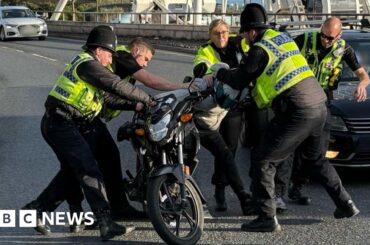 Four arrests as police stop Bournemouth illegal bike gathering