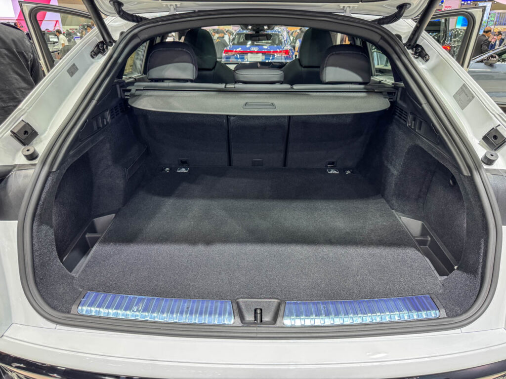Audi Q5 Sportback e-Hybrid boot