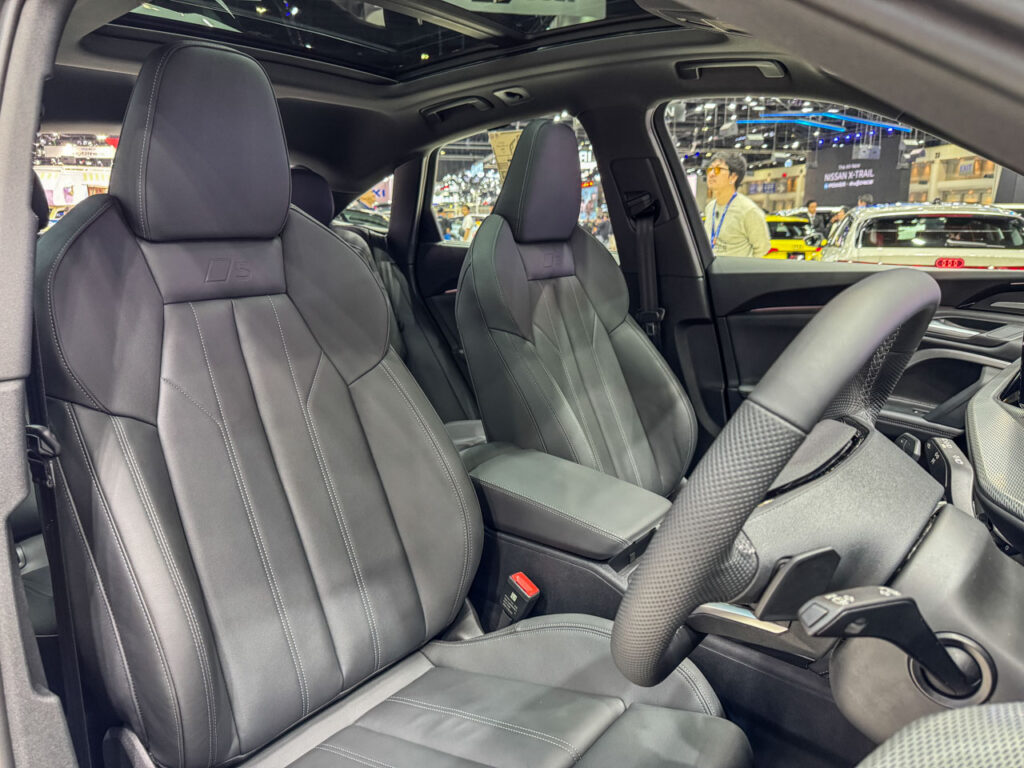 Audi Q5 Sportback e-Hybrid front seats