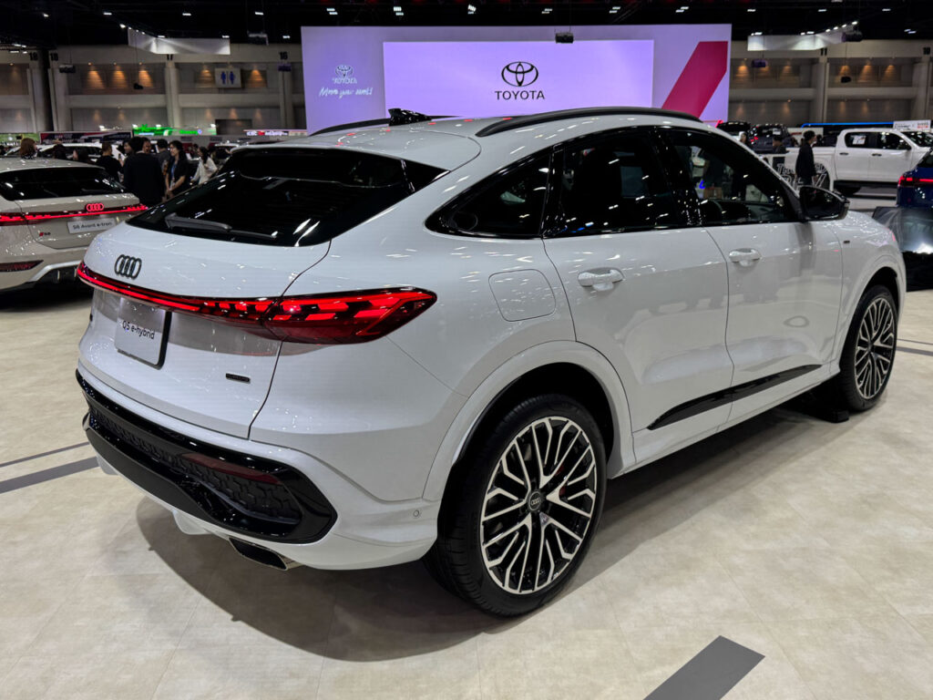 Audi Q5 Sportback e-Hybrid rear three quarters