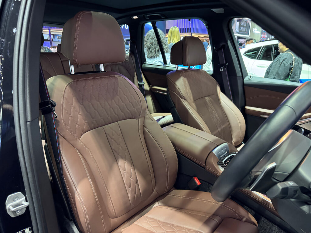 BMW X5 Plug-in Hybrid front seats