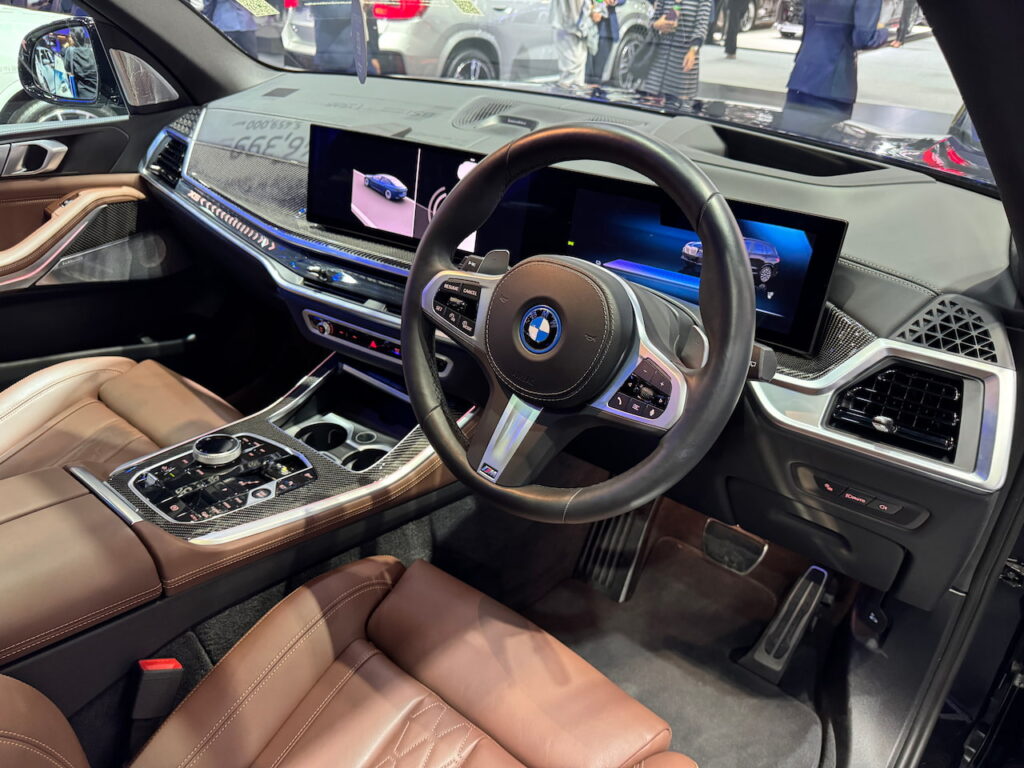 BMW X5 Plug-in Hybrid interior dashboard