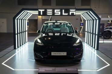 Tesla Model Y L Delivery Time Stretched To February 2026 Amid Falling Sales - Tesla (NASDAQ:TSLA)