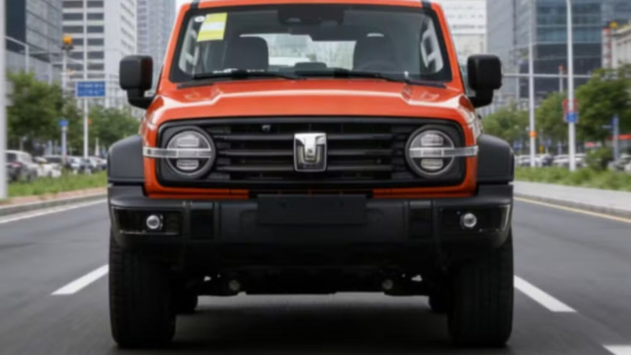 GWM Tank 300 2026 ganha 421 cv, nova bateria CATL e recarga rápida de 16 minutos, com previsão de chegada ao Brasil em 2026.