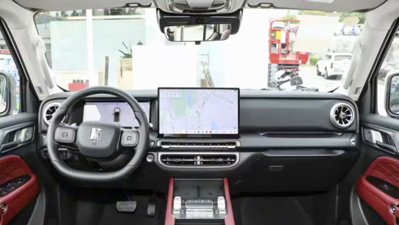 GWM Tank 300 2026 ganha 421 cv, nova bateria CATL e recarga rápida de 16 minutos, com previsão de chegada ao Brasil em 2026.