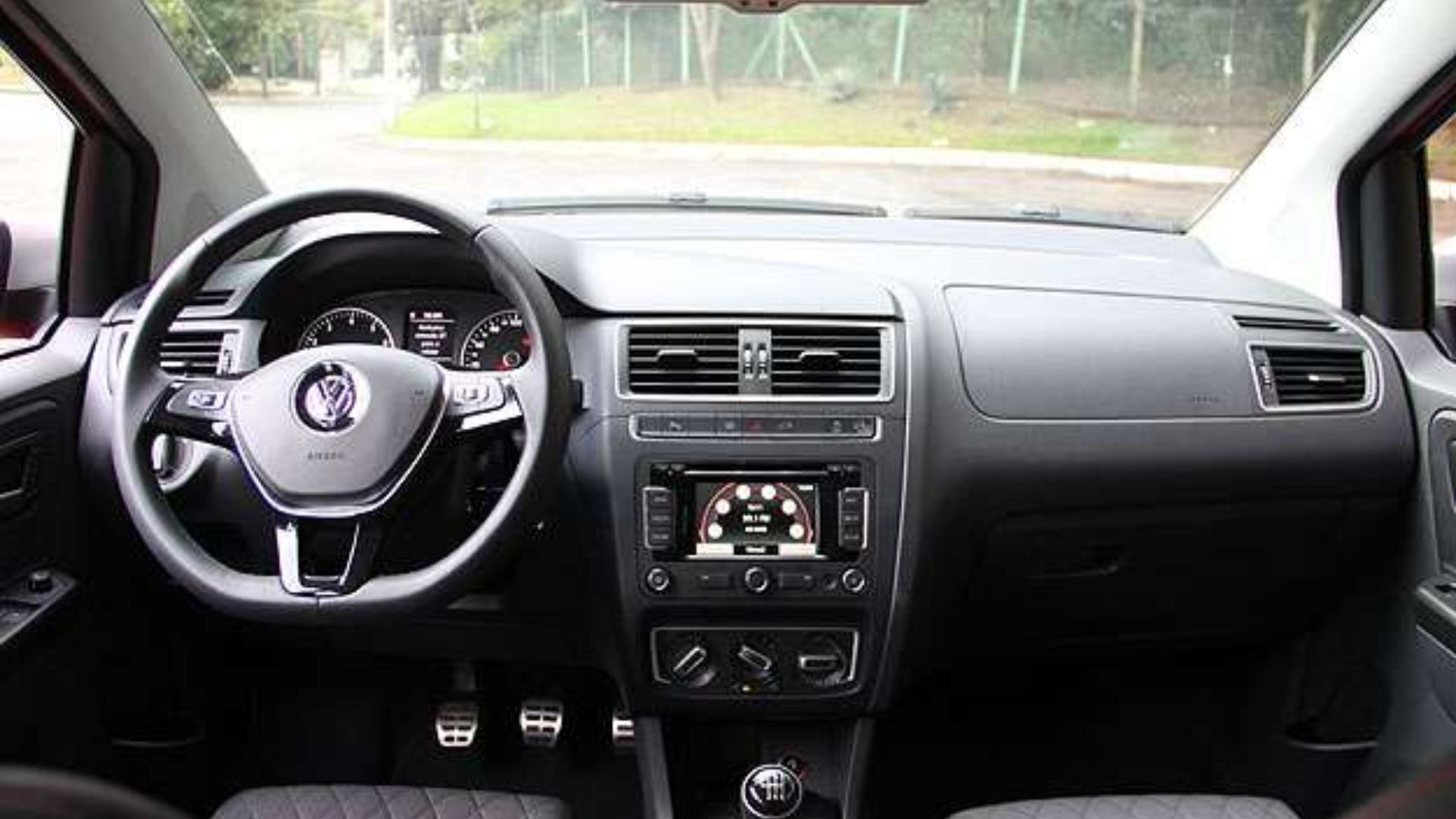 CrossFox 1.6 2006 fica isento de IPVA em 2026 e aparece por R$ 21.900, abaixo da Fipe. Veja detalhes do modelo aventureiro.