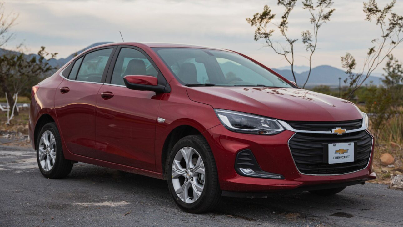 Veja quais carros mais desvalorizaram no Brasil em 2025, segundo a Tabela Fipe, com perdas que chegam a mais de R$ 75 mil em apenas um ano.