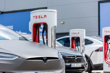 Tesla hit with major setback as data reveals stunning trend: 'There is a risk'