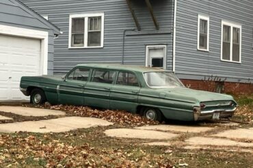 1961 Oldsmobile Dynamic 88 Armbruster Stageway limousine
