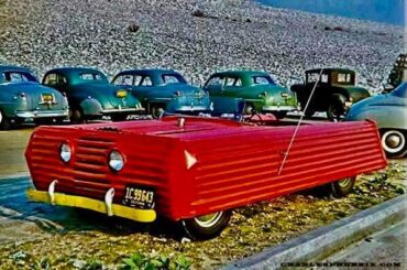 This is the Burney Streamliner (also called the Burney Car). Experimental rear-engine automobile. Designed by Sir Dennis Burney (British engineer). Mid-1940s
