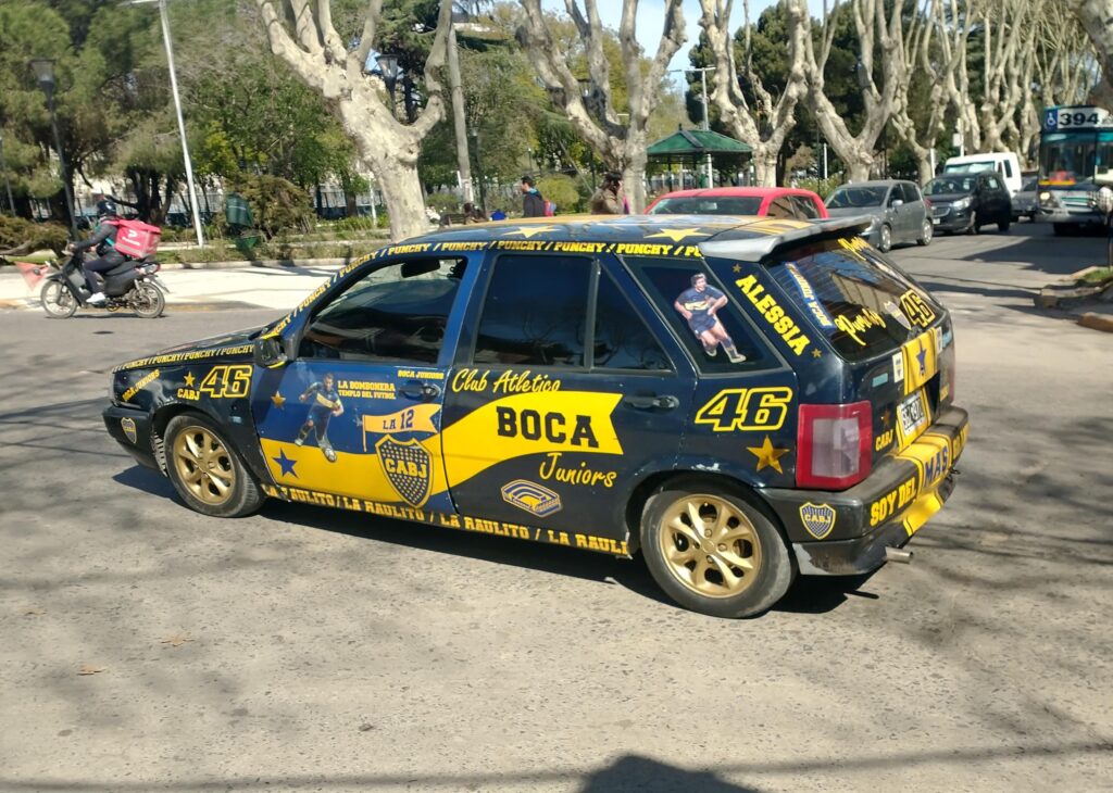 I think hes a boca juniors fan