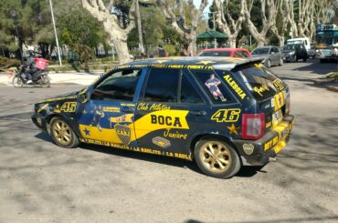 I think hes a boca juniors fan