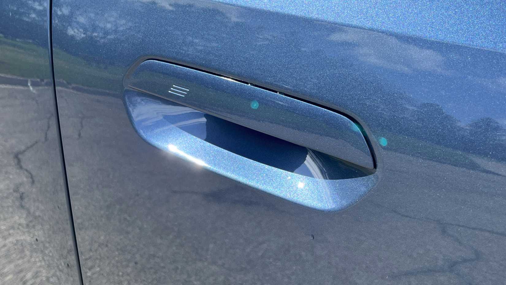 2025 BMW X3 30 xDrive door handle