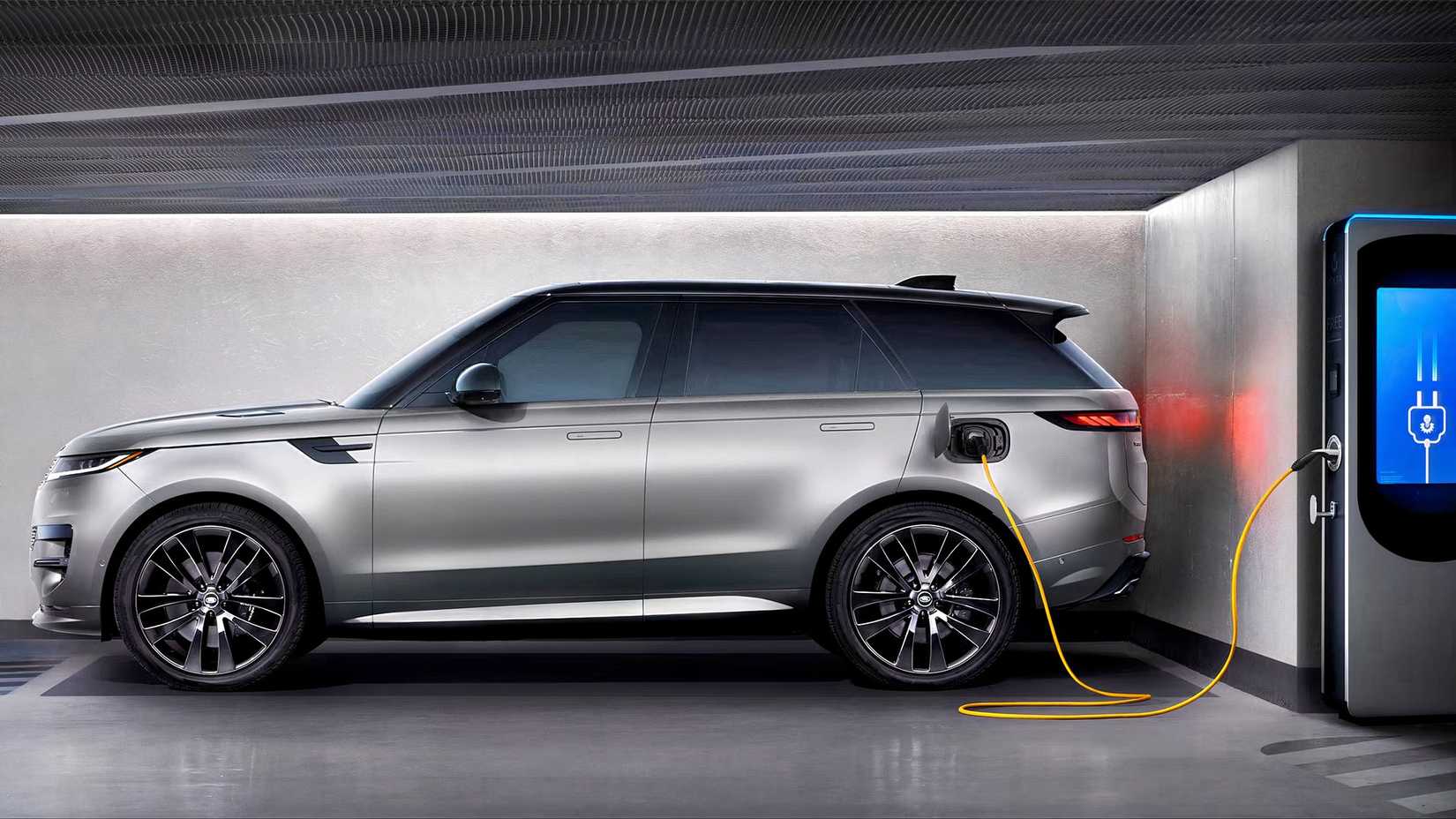 2025 Land Rover Ranger Rover Sport PHEV on charge