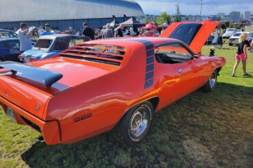 1971 Plymouth Roadrunner - Lindsey's Choice award - LeMays - Americas Car Museum Cruise In -  Tacoma Washington - 8/7/2025