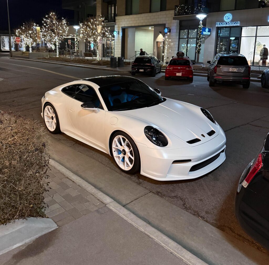 Porsche 911 GT3 Touring [4160x4105]