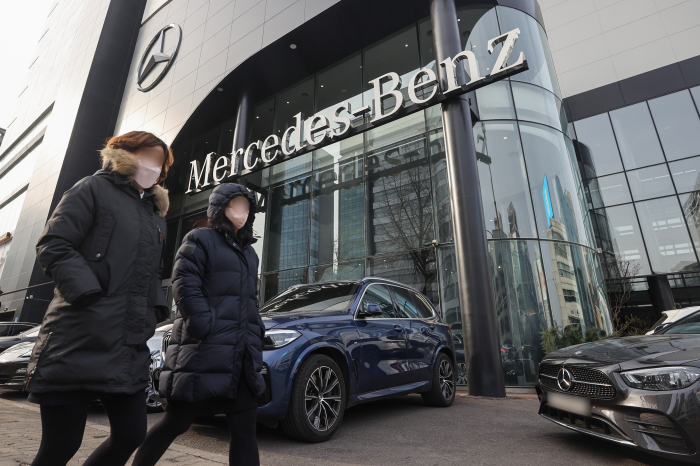 Mercedes-Benz dealership in Korea